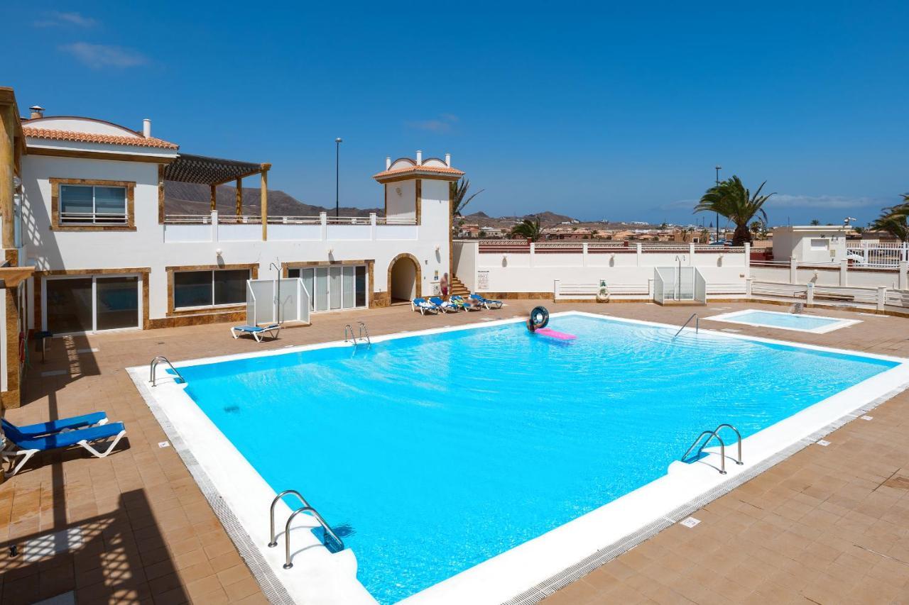 Casa Girasole Villa คอร์ราเลโฮ ภายนอก รูปภาพ