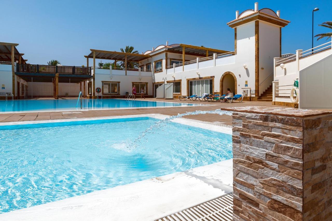 Casa Girasole Villa คอร์ราเลโฮ ภายนอก รูปภาพ